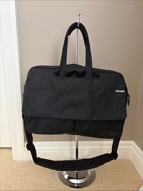 Incase Black Laptop Briefcase with Shoulder Strap